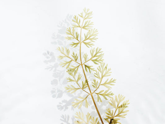 Lifelike Elegance: Showcase Your Love for Flowers with our Artificial Bouquet