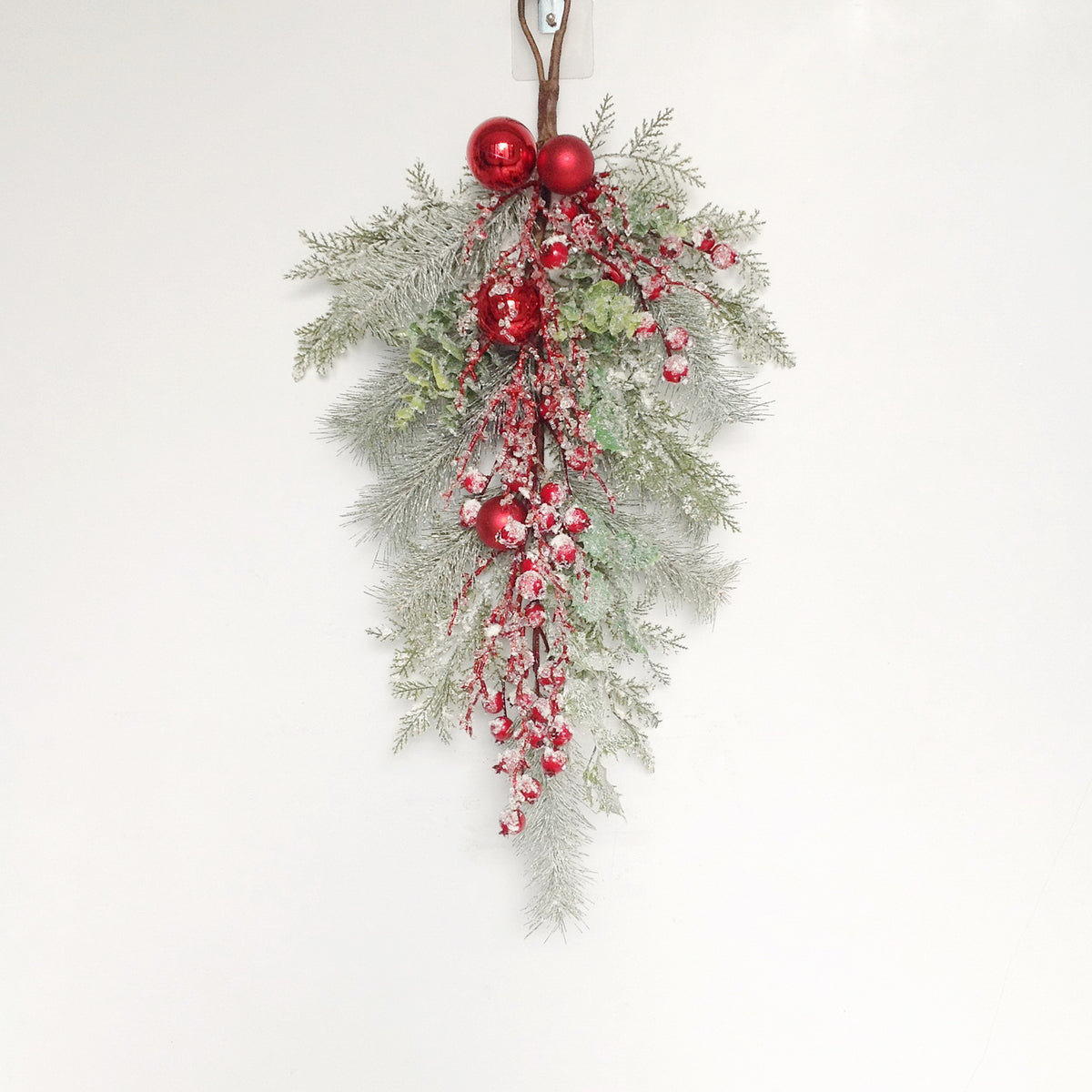 28" BALL BERRY HOLLY TWIG TEARDROP