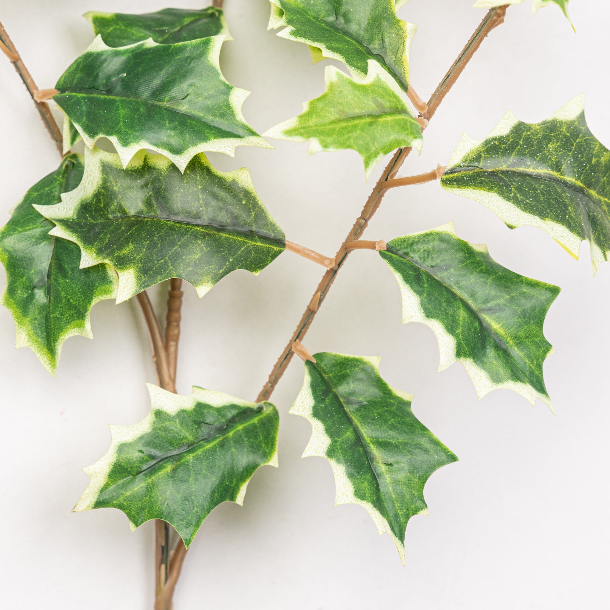 20" MINI HOLLY SPRAY
